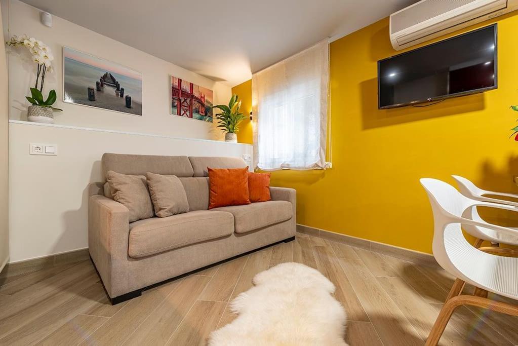 Lusso E Relax Con Piscina A 2 Minuti Dal Mare Apartment Miami Playa Ngoại thất bức ảnh